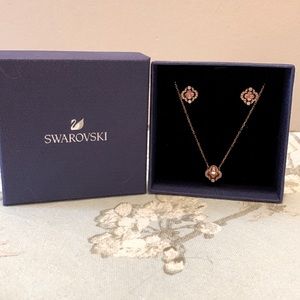 Swarovski Clover Rose Gold Necklace & Earrings Set
